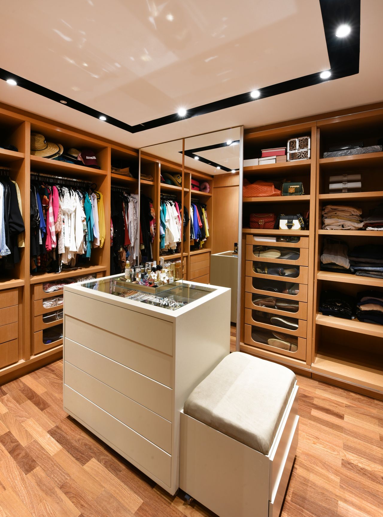 closet com ilha central