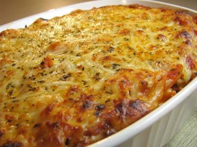 Receita de Macarrão Gratinado com Carne Moída. Uma refeição completa para surpreender todo mundo