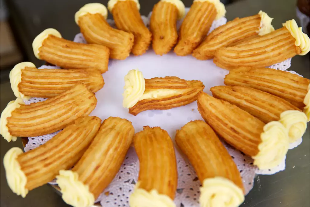 Receita de Churros de Batata com Molho de Queijo. Opção diferenciada que surpreende pelo sabor!