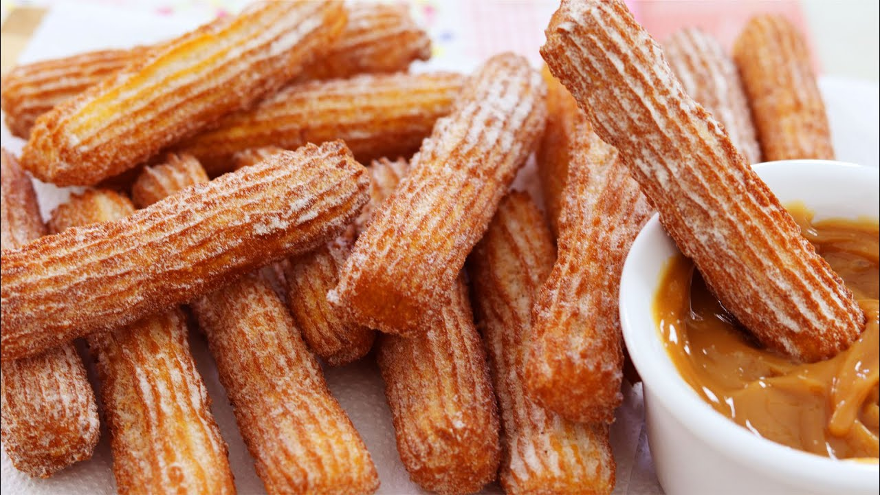 Receita de Churros Fake, uma alternativa que pode ser assada e para colocar o recheio que quiser