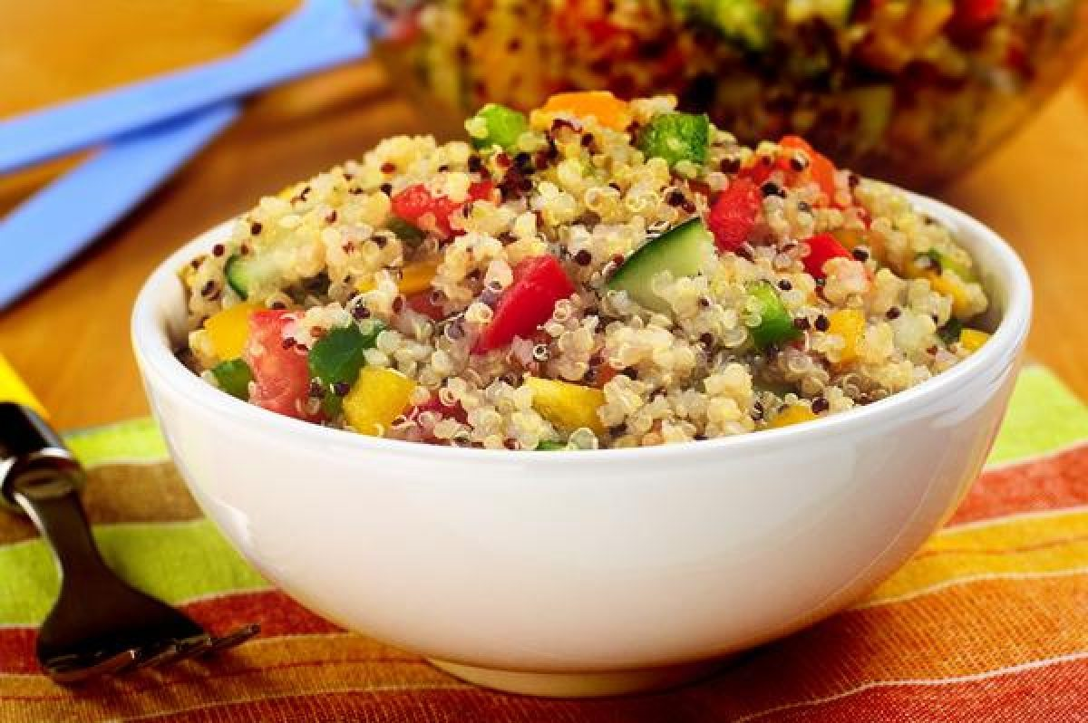 Receita de Quinoa com Aspargos e Frango Desfiado para uma refeição muito saudável e quem está de dieta