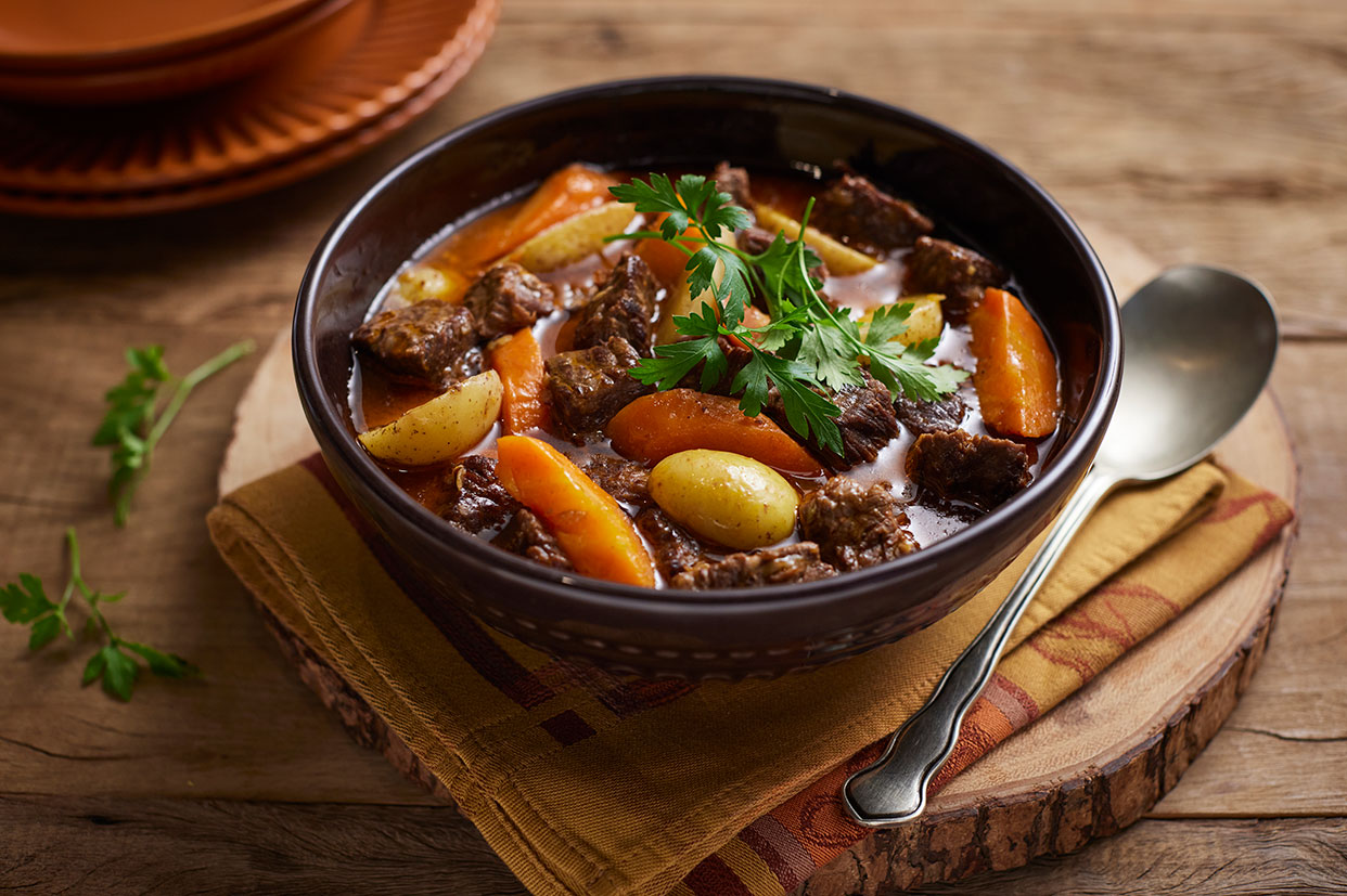 Receita de Carne de Panela com Batata e Cenoura para lembrar a infância e fazer de forma fácil