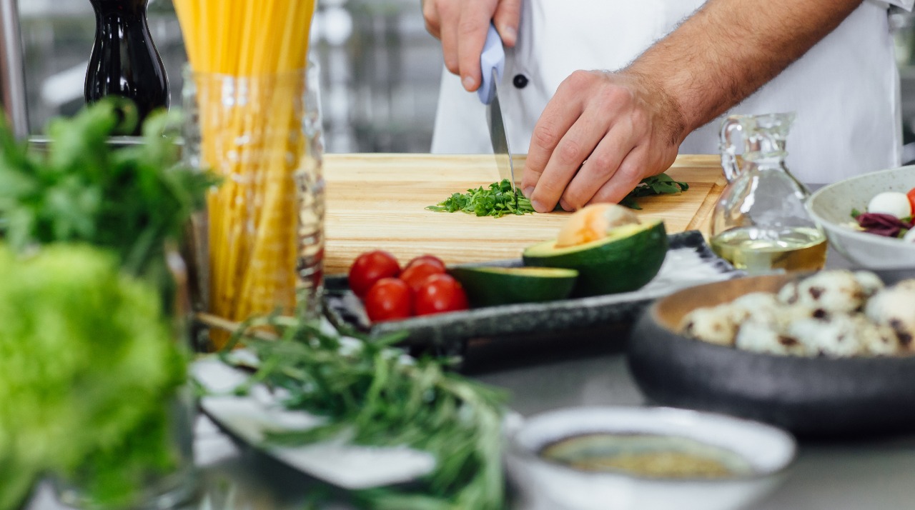 Cozinha sustentável: entenda essas DICAS para uma boa organização, preparo de alimentos e limpeza