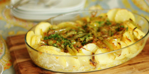 Receita de Bacalhau Desfiado ao Forno com Batatas para surpreender todo mundo