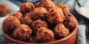 Receita de Bolinho de Carne Moída, uma ideia DIVINA para lanche ou petisco com amigos