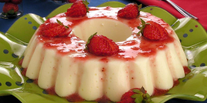 Receita de Flan de Iogurte e Frutas Vermelhas, opção leve para ter de sobremesa em qualquer dia da semana