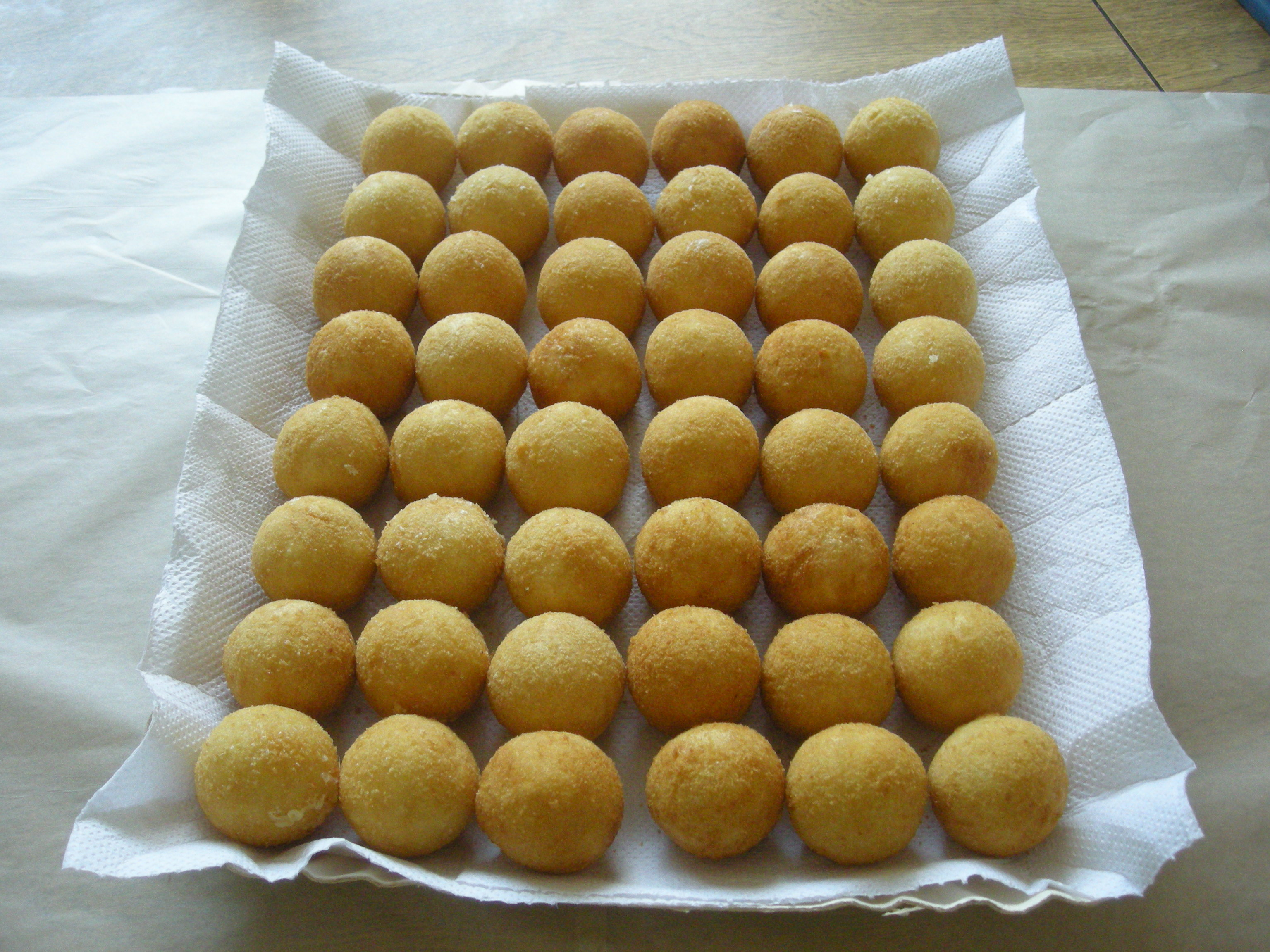 Receita de Croquete de Milho, opção versátil, prática e deliciosa para oferecer às visitas