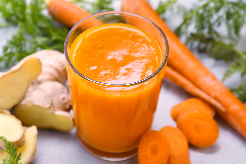 suco de laranja com cenoura e gengibre