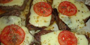 Receita de Bife à Pizzaiolo que tem um sabor único e você vai AMAR preparar