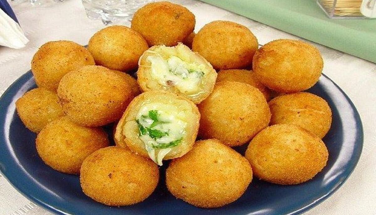 Bolinha de Queijo com Ervas