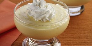 Mousse de Manga com Chantilly