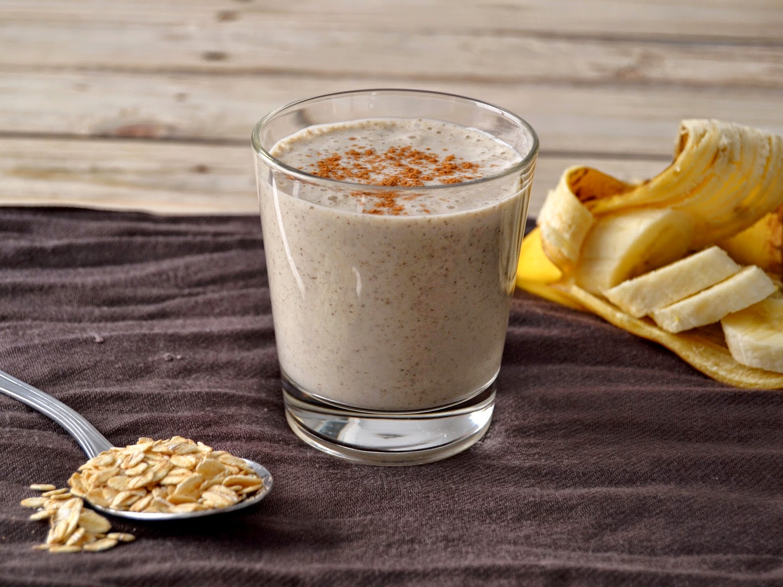 Vitamina de Banana com Leite de Amêndoas