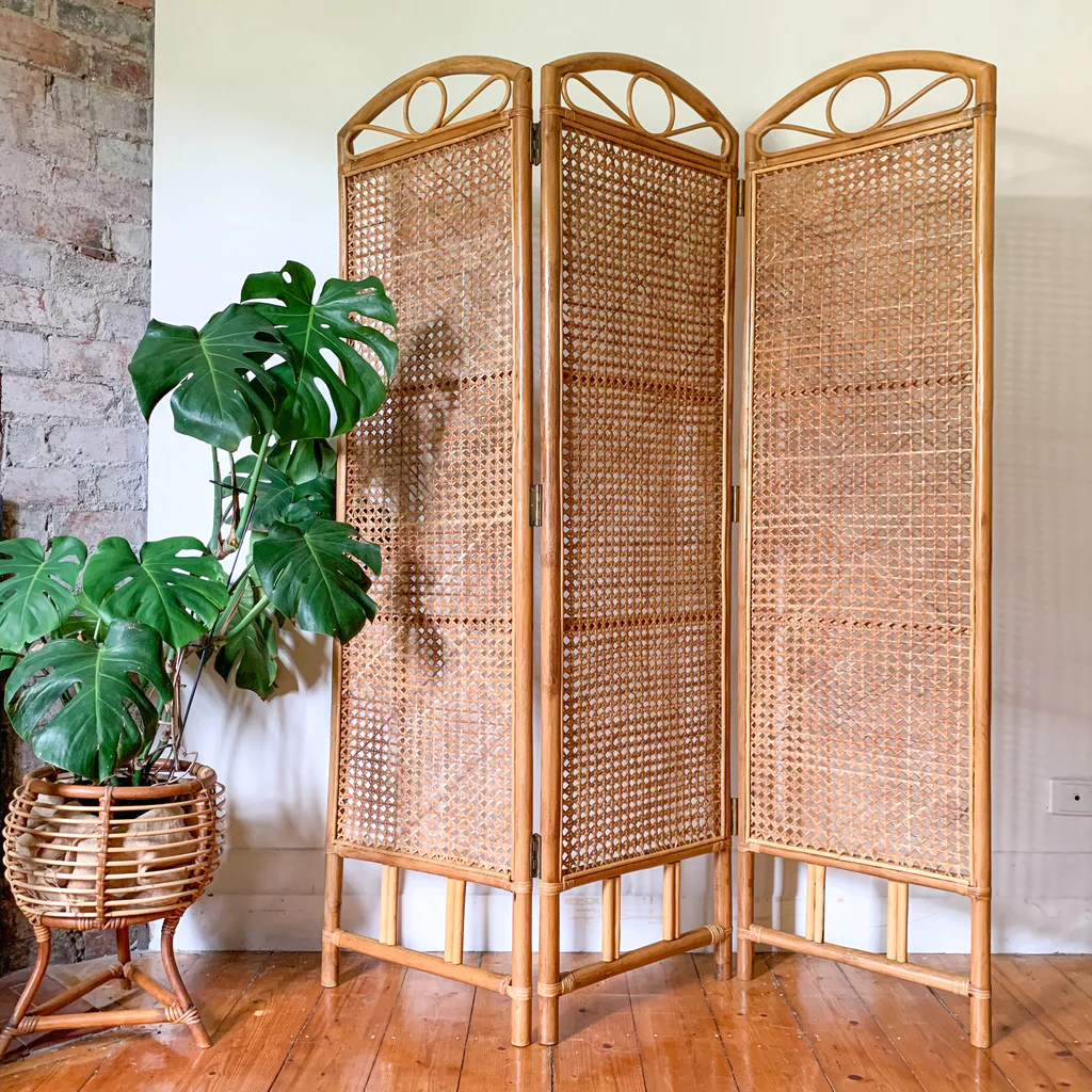 biombo de rattan