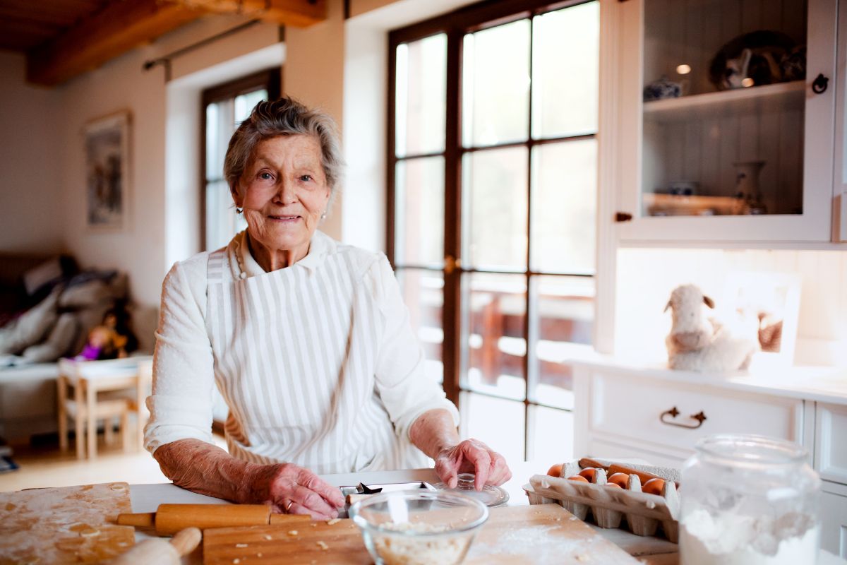 Idosos na cozinha 5 riscos que podem (e devem) ser evitados