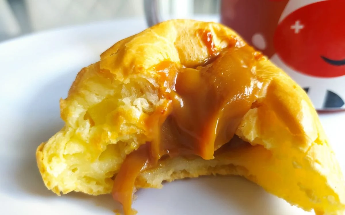 Pão de Queijo com Doce de Leite