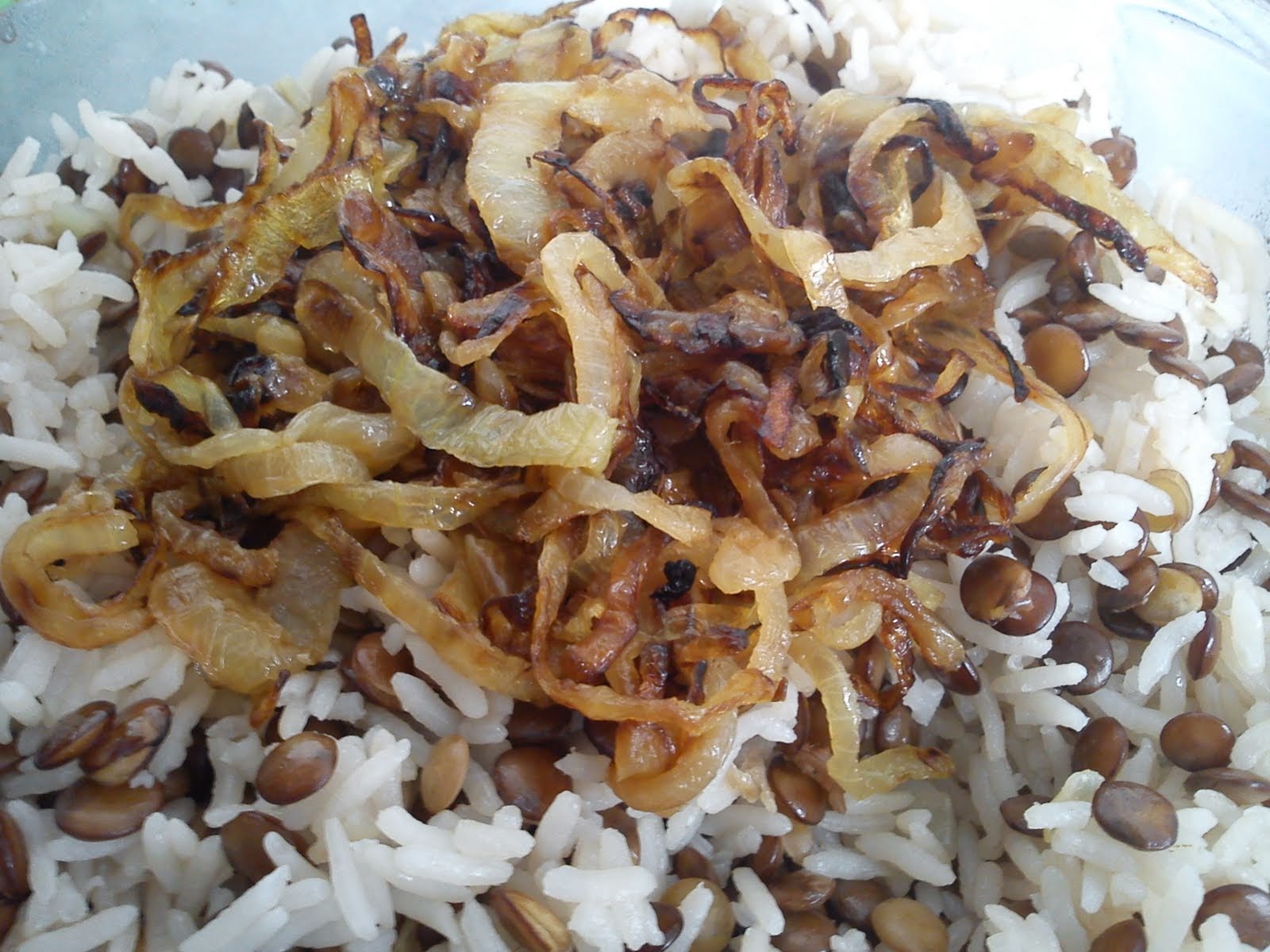 Arroz com Lentilha e Cebola Frita