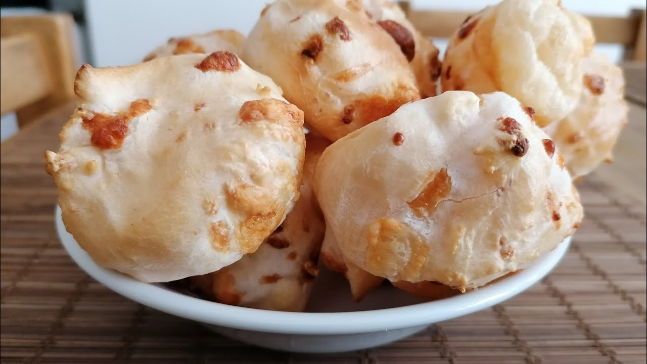 Pão de Queijo com Iogurte