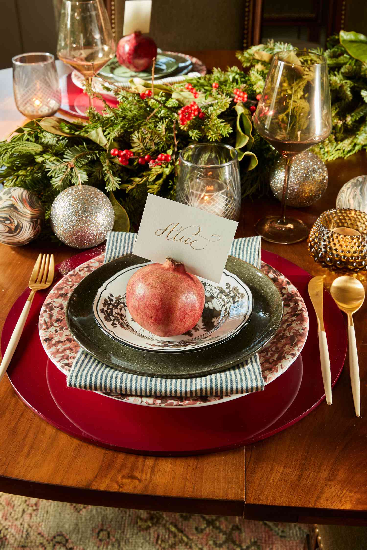 mesa de natal com marcador de lugar