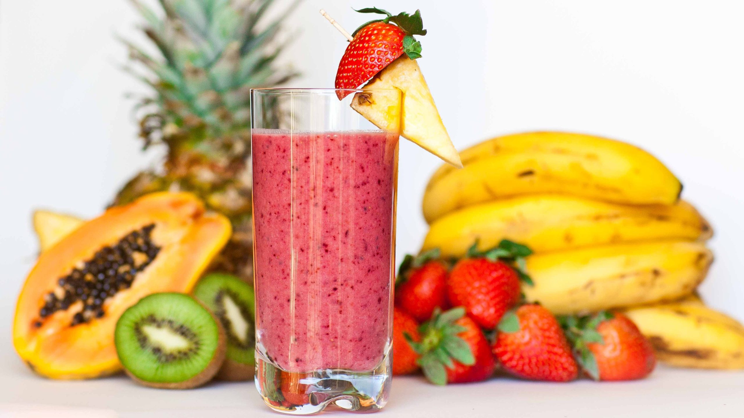 smoothie de frutas tropicais