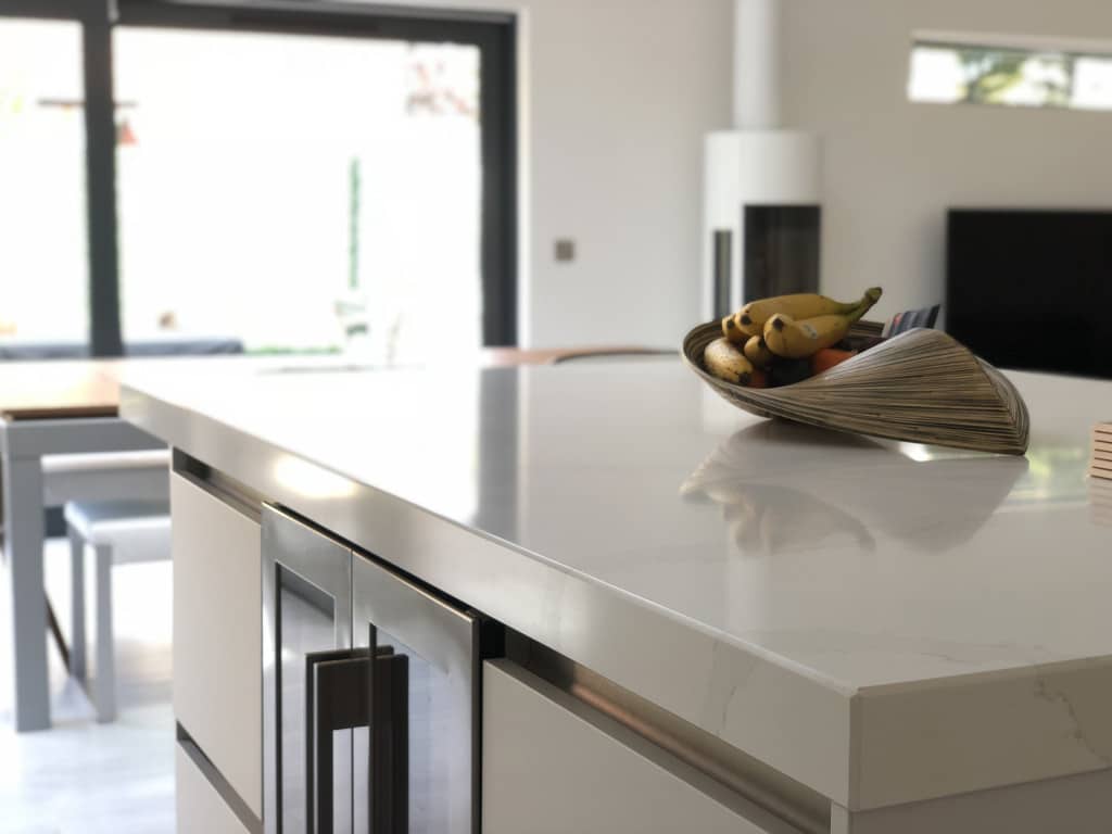 bancada de silestone em cozinha