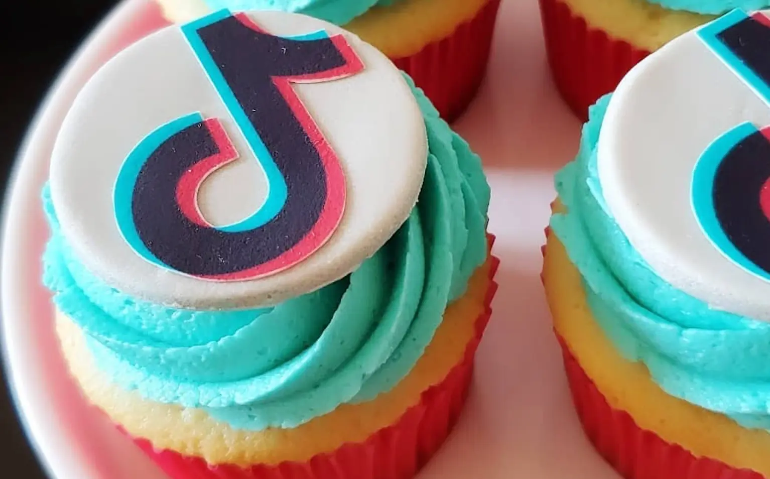 cupcakes para festa de tema tik tok