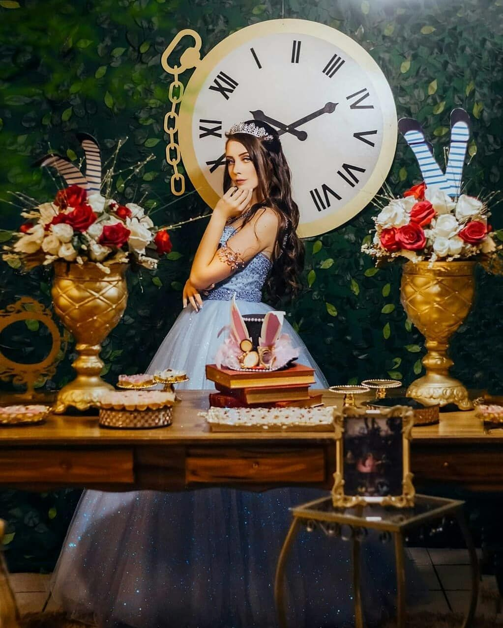 festa de 15 anos com tema Alice no País das Maravilhas