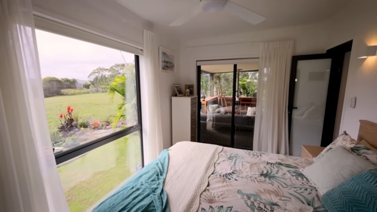 quarto do casal com vista para o jardim