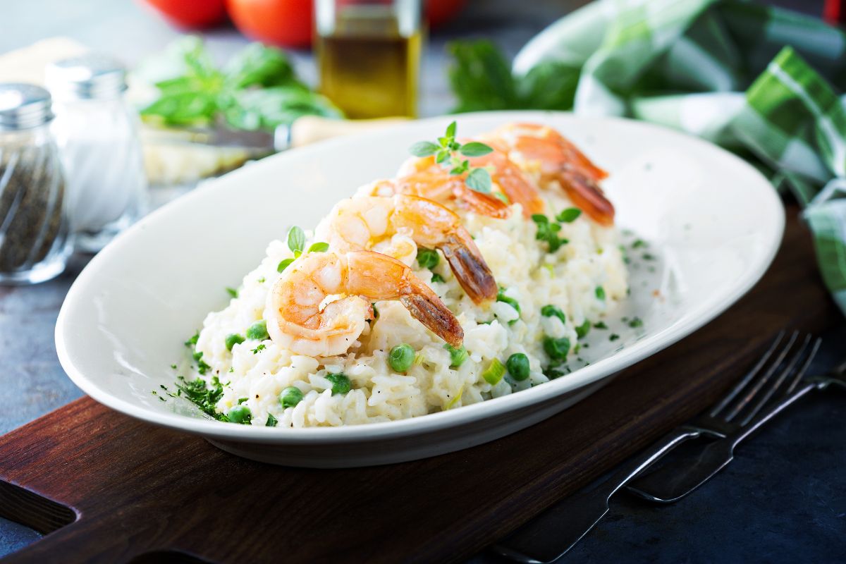 Risoto de camarão com alho-poró