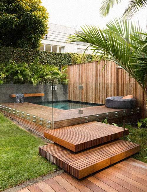 piscina com deck quadrada