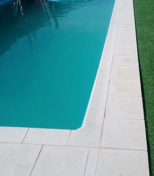 revestimento borda de piscina peito de pombo